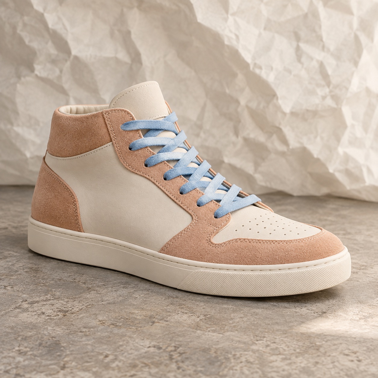 Sneaker product shown in the review layout